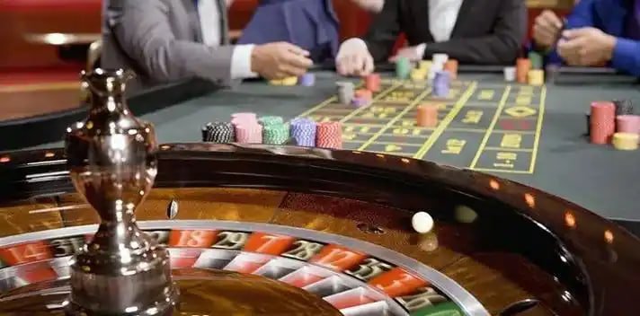 w2j mobile platform interface showing casino games available to Filipino players